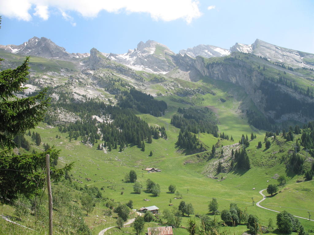 Hotel Bellachat La Clusaz Exterior photo